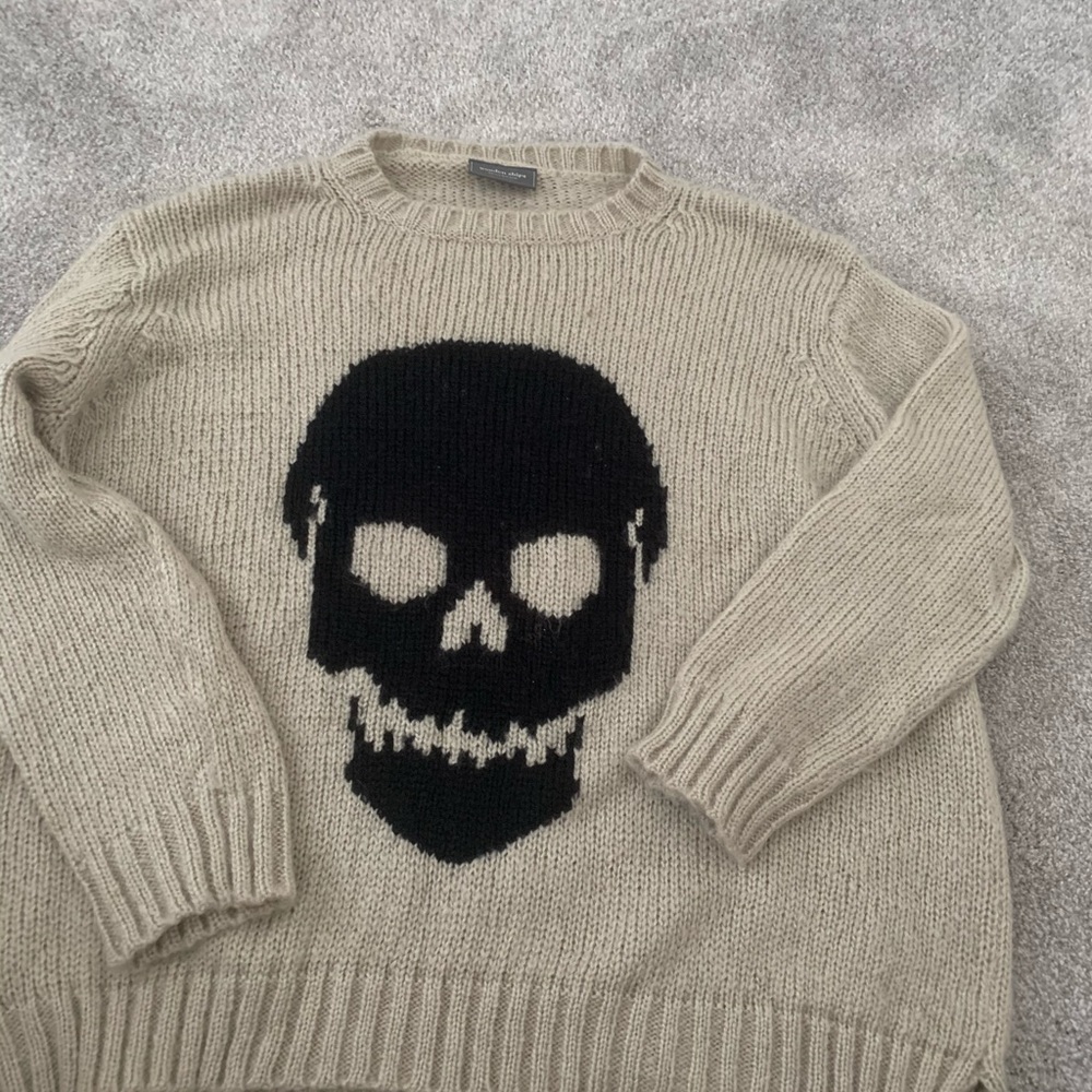 Wooden ships skull sweater